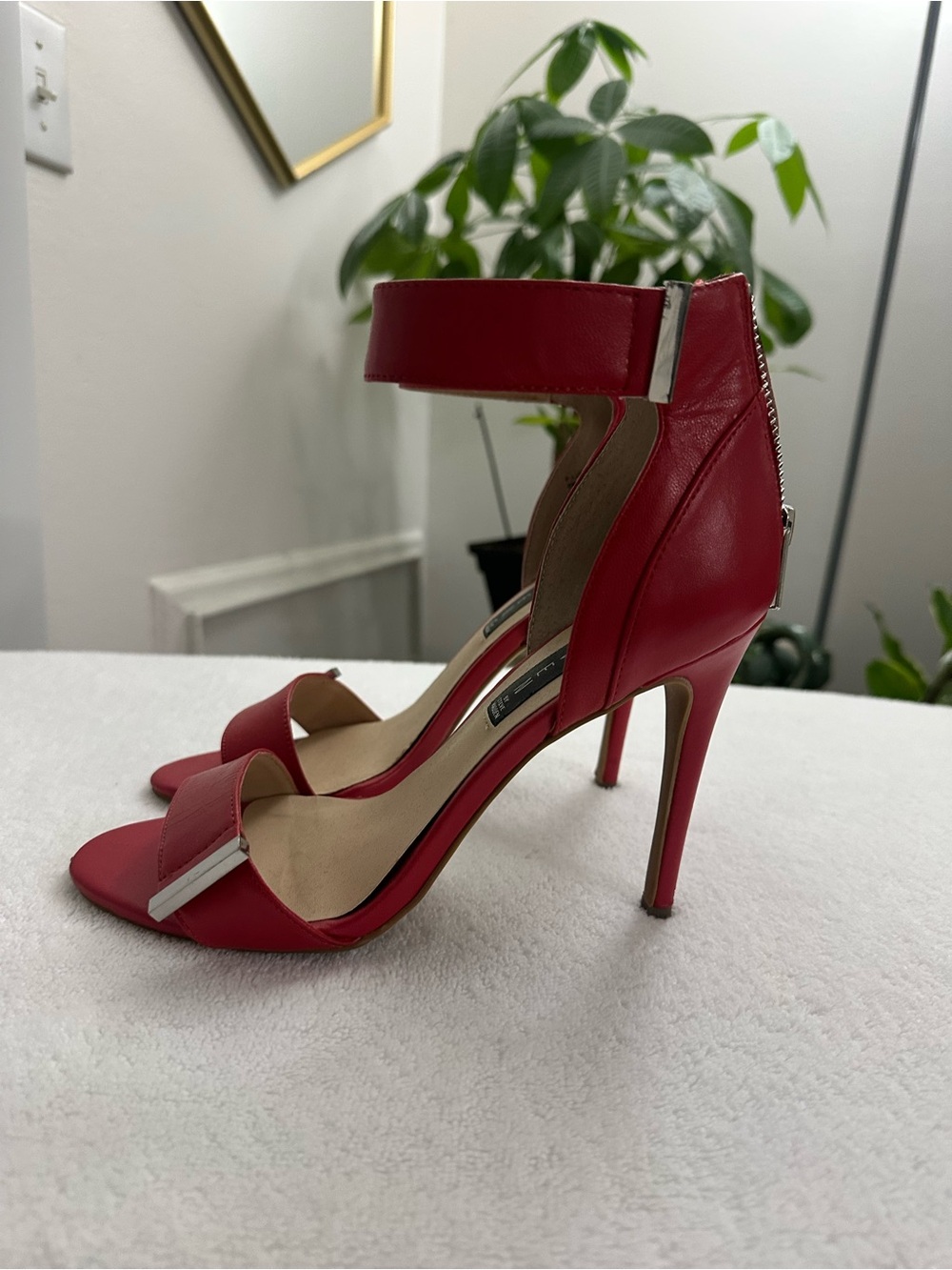 Steve Madden “Steven” Red Ankle-Strap Heels – Size 8